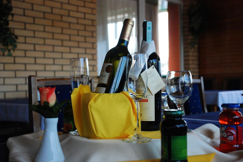 סראייבו Hotel Imzit Dobrinja מראה חיצוני תמונה